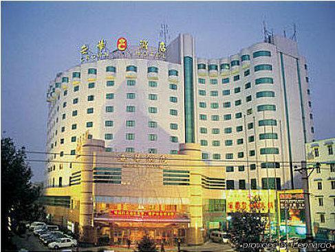 Crown Hotell Wuhan Eksteriør bilde