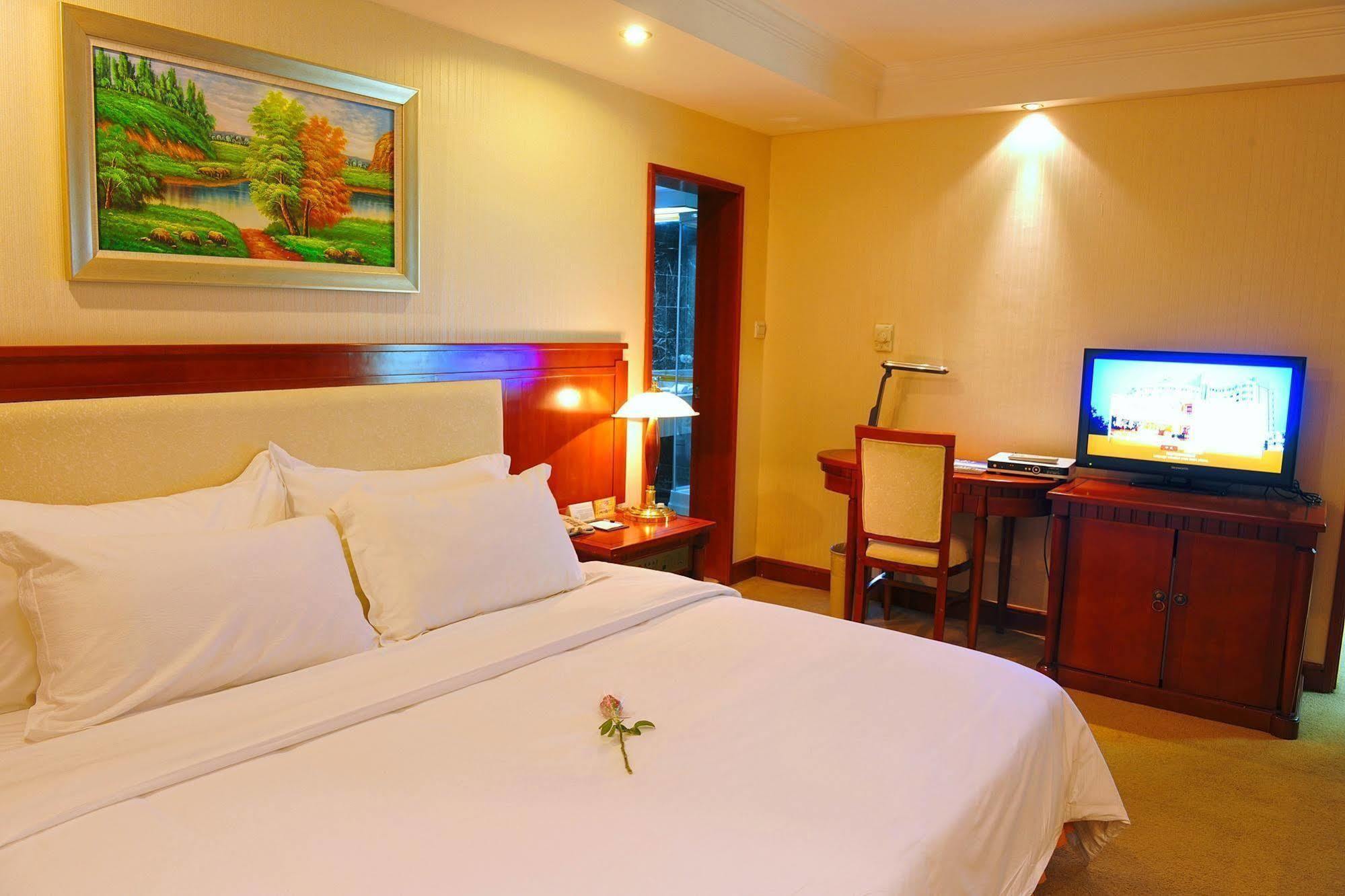Crown Hotell Wuhan Eksteriør bilde