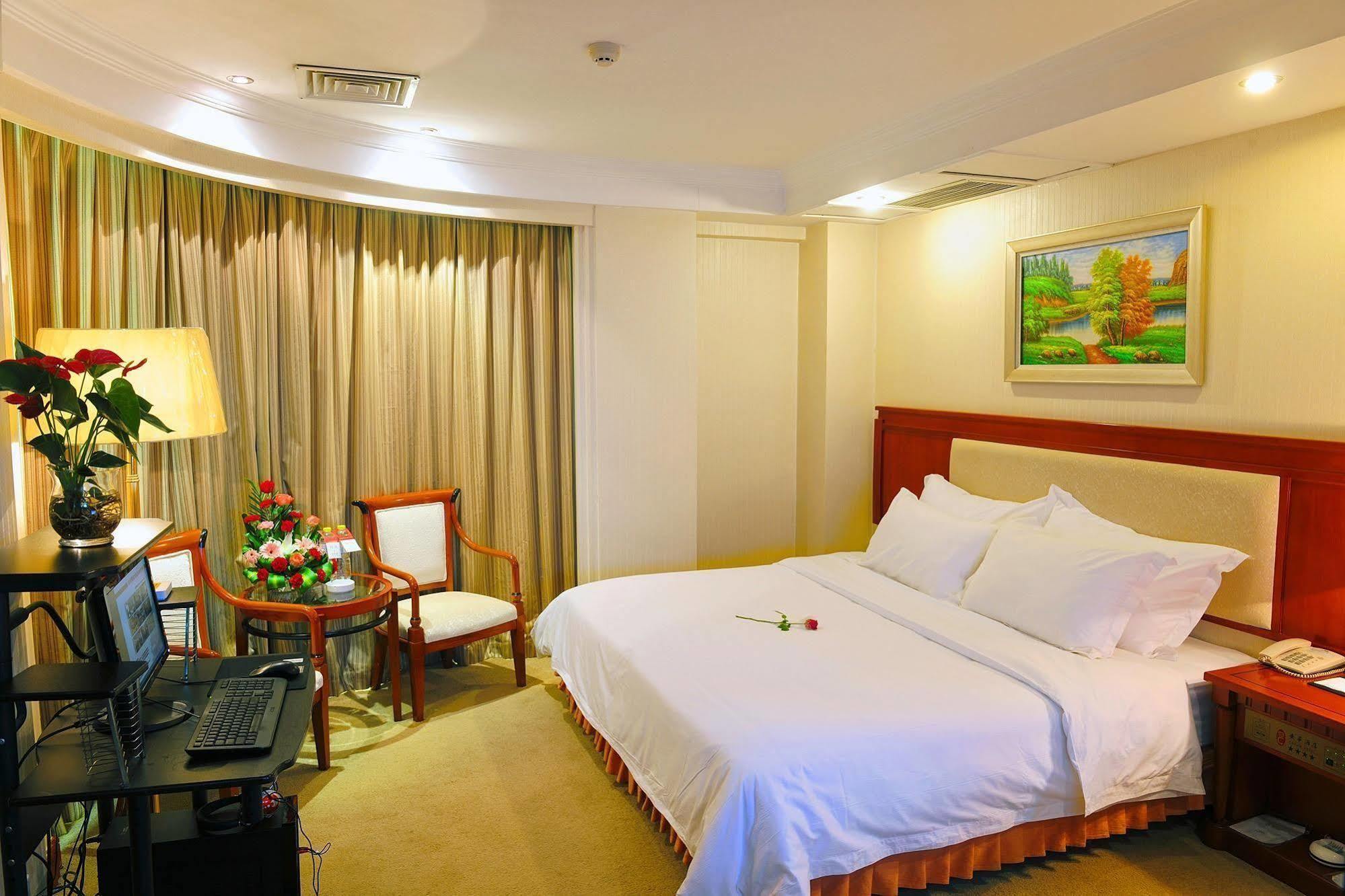 Crown Hotell Wuhan Eksteriør bilde